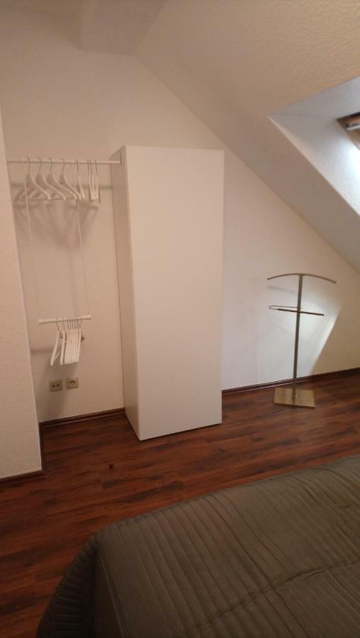 Ferienwohnung Mit 2 Schlafzimmern Und Parkplatz Erfurt Exterior foto
